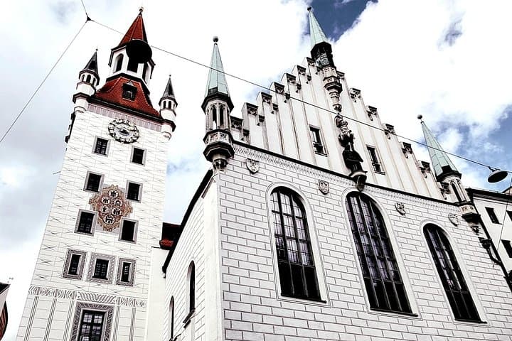 Munich City Centre Walking Tour — Marienplatz, Hofbräuhaus & Viktualienmarkt photo 4