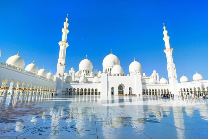 Abu Dhabi Full-Day Sightseeing from Dubai: Sheikh Zayed, Emirates Palace & Yas Island