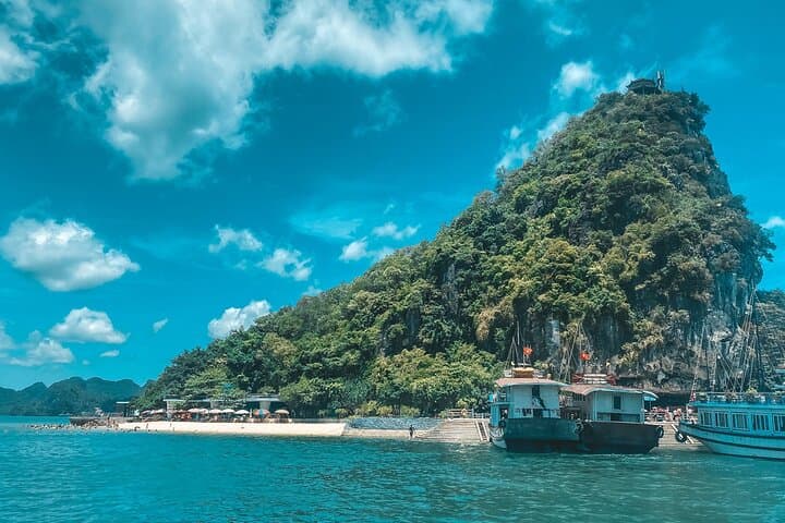 Halong Bay Day Cruise: Junk Boat, Kayaking & Titop Island 1-Day Tour