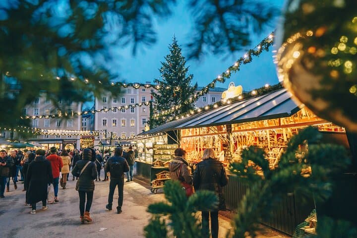 Passau Christmas Magic: Private Yuletide Tour of St. Stephan's & Domplatz photo 4