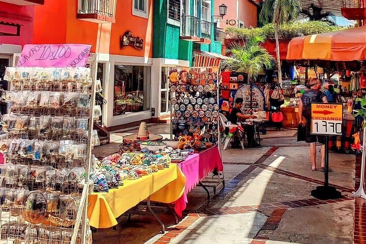 Half-Day Cancun Shopping Tour: Mercado 28, La Isla & Playa Delfines photo 4