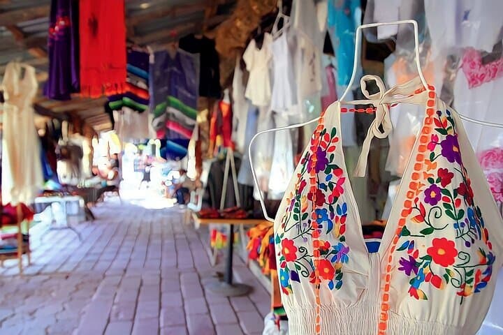 Half-Day Cancun Shopping Tour: Mercado 28, La Isla & Playa Delfines photo 2
