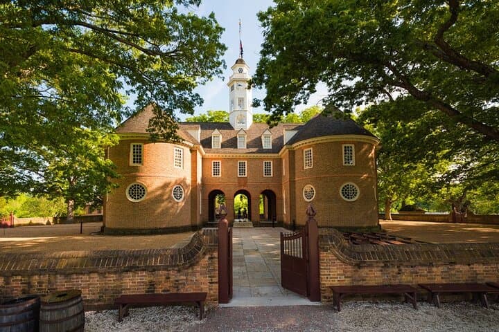 Explore Colonial Williamsburg Living History Trades and Revolutionary Sites photo 6