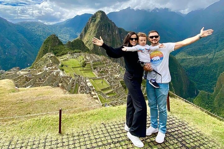 Cusco & Machu Picchu in 5 Days: Sacred Valley, Machu Picchu & Rainbow Mountain