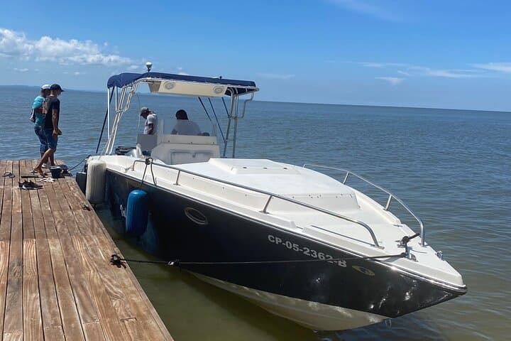 6-Hour Cartagena Fishing Charter — Sailfish, Tuna & Isla Stops