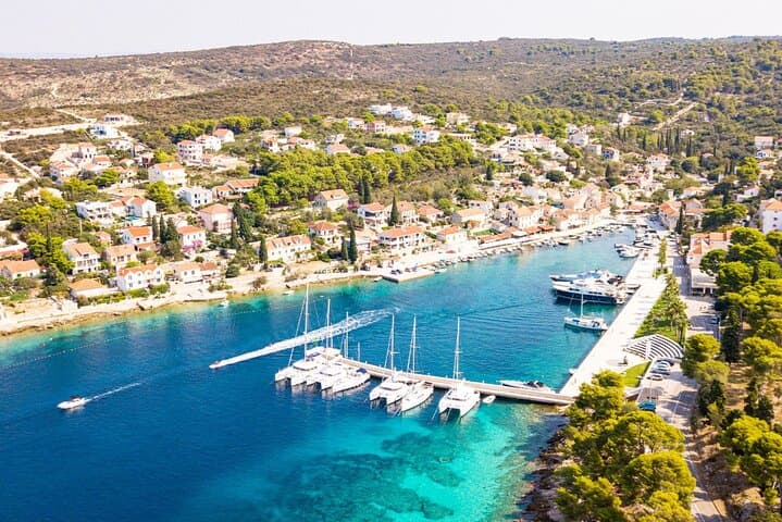 Solta Speedboat Tour from Trogir and Split: Cliffs, Hidden Beaches & Wreck Snorkel photo 5