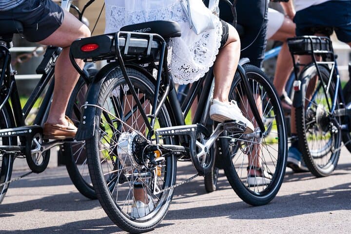 Explore Nice by E-Bike: Promenade to Cap-Ferrat on a Pedego Rental