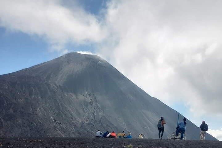Shuttle to Pacaya Volcano from Antigua: Day Hike to Lava Flows