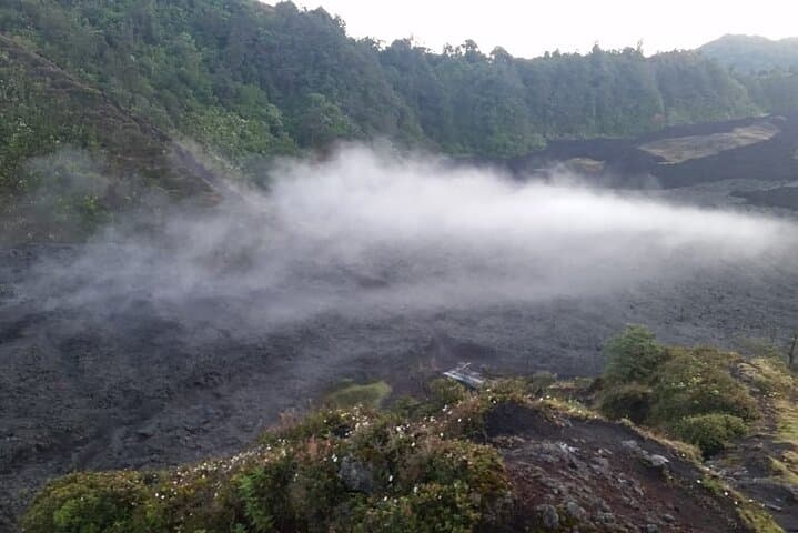 Shuttle to Pacaya Volcano from Antigua: Day Hike to Lava Flows photo 4