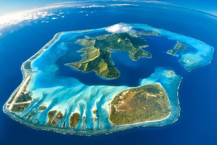 Bora Bora 30-Minute Private Scenic Flight Over the Lagoon photo 4
