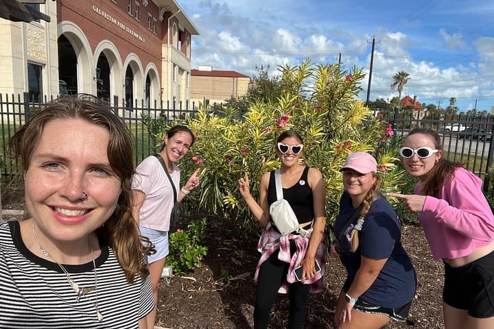 Groovy Galveston Scavenger Hunt: Mobile Mystery Tour of the Strand & Seawall photo 4