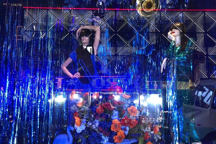 Midtown Holiday Window Walk: Artful Lights & Sights in NYC photo 6