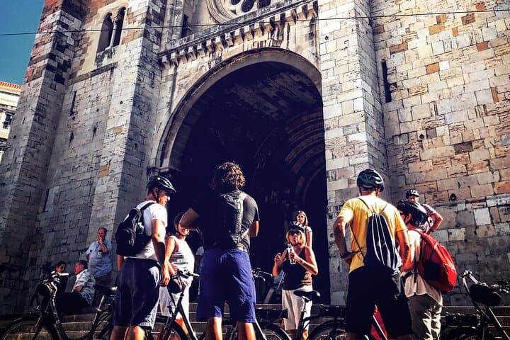 E‑Bike Lisbon's 7 Hills: Alfama, Miradouros & Hidden Lanes photo 1