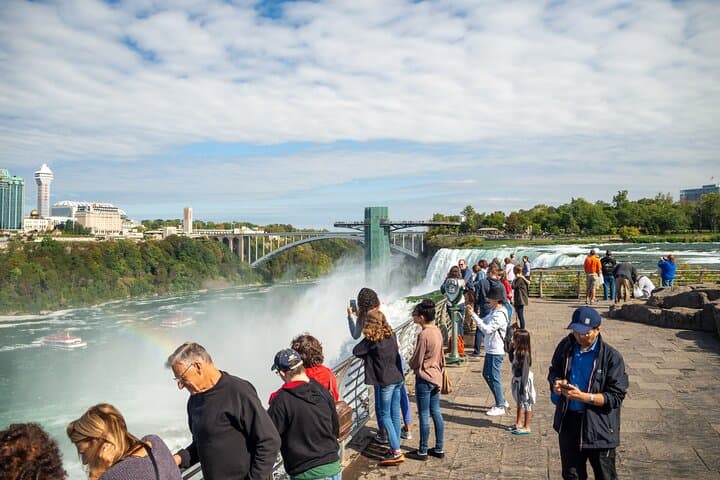 Niagara Falls Maid of the Mist & Cave of the Winds: Up-Close Waterfall Adventure photo 6