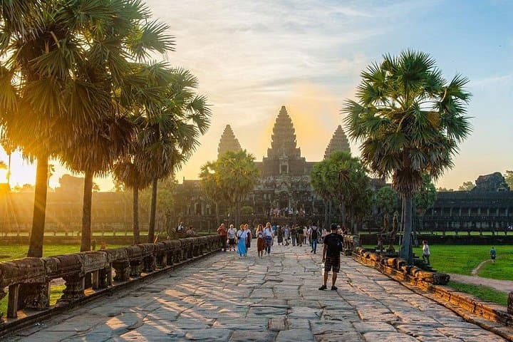 Angkor Wat Sunrise & Tonle Sap Monk Blessing — 2-Day Siem Reap Cultural Tour photo 2