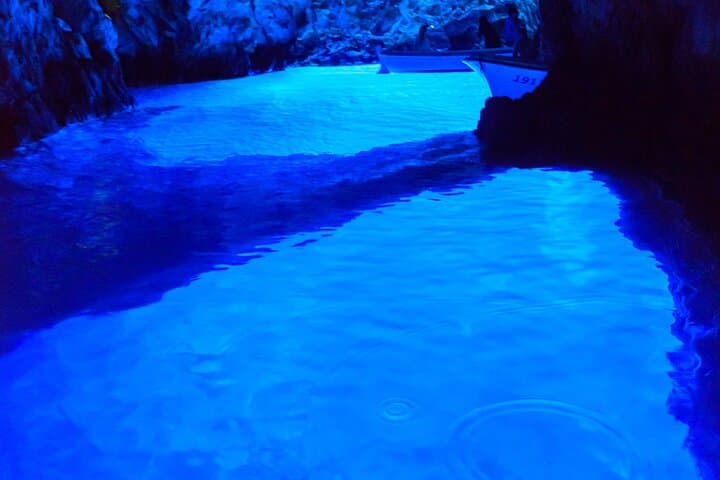 Blue Cave & Hvar 5-Island Boat Tour: Biševo, Vis, Stiniva & Green Cave photo 1