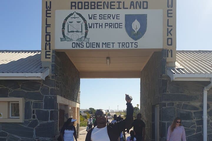 Robben Island and Table Mountain Private Full-Day Tour from Cape Town
