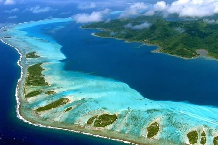 Private Microlight Flight Over Raiatea & Tahaa Motus photo 4