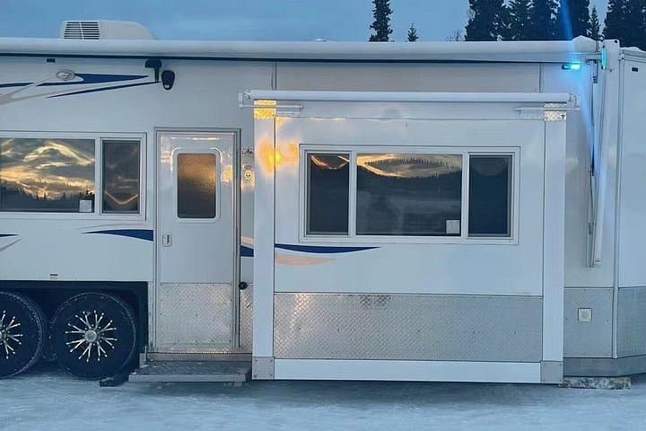 Luxury Ice Fishing on Birch Lake: Guided Small-Group Tour from Fairbanks photo 3