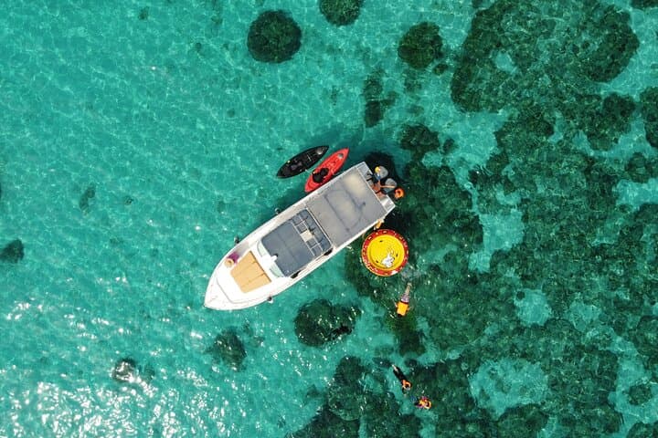 Half-Day Private Snorkeling Tour to Daymaniyat Islands from Muscat photo 1