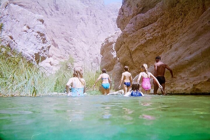 Full-Day Wadi Shab and Bimmah Sinkhole Tour from Muscat: Hike, Swim, and Hidden Caves photo 5