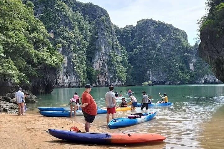Full-Day Kayaking to Talabeng Sea Cave and Three Islands from Ko Lanta