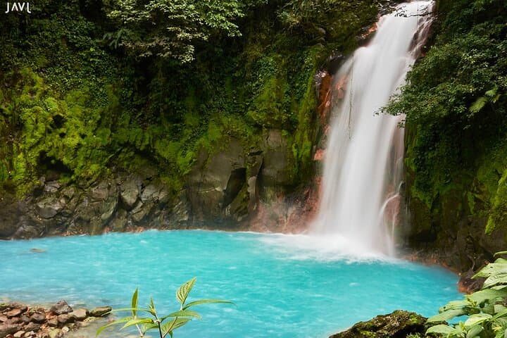 Rio Celeste Waterfall & Sloth Sanctuary Day Trip from Playa Hermosa