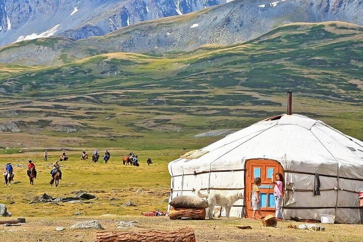 Altai Nomad Trek: 15-Day Mongolia On-Foot & Horseback Expedition photo 5