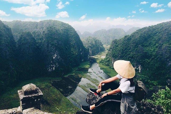 Cuc Phuong & Trang An: 2-Day Jungle Trek to Mua Cave and Primate Rescue photo 6