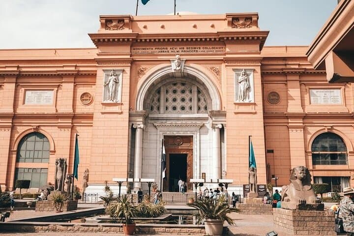 Cairo Layover: Pyramids, Egyptian Museum, Khan el-Khalili & Nile Dinner Cruise photo 4