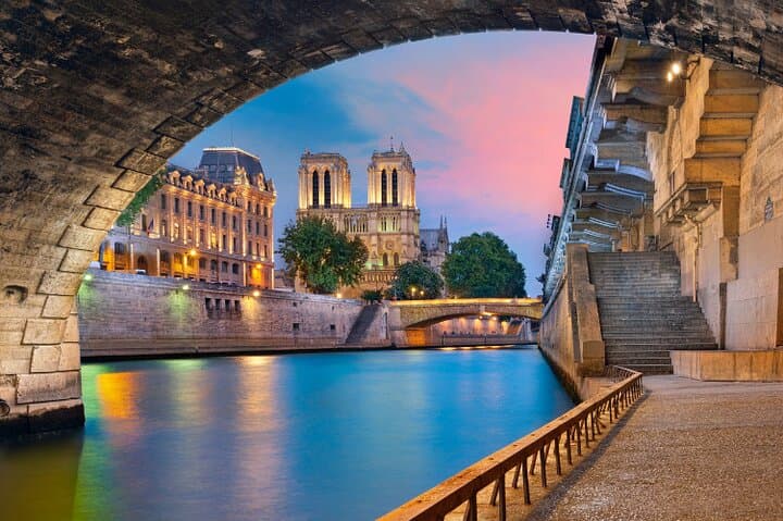 Red Nights: Urban Escape Game in Paris — Historical Mystery Walk