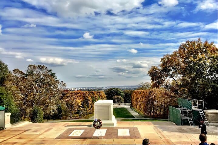 3-Hour Small-Group Memorial Tour Washington DC: National Mall Highlights photo 2