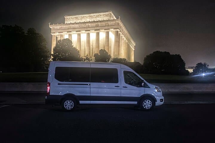 3-Hour Small-Group Memorial Tour Washington DC: National Mall Highlights photo 3