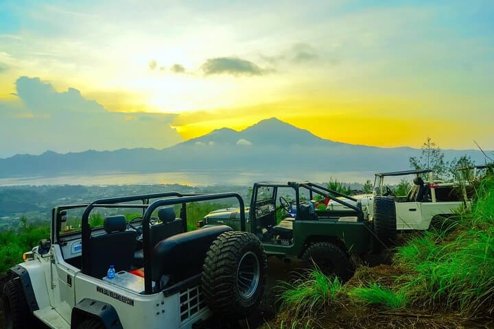 Mount Batur Sunrise Jeep Tour: Early-Morning 4WD Adventure & Coffee Tasting Near Ubud