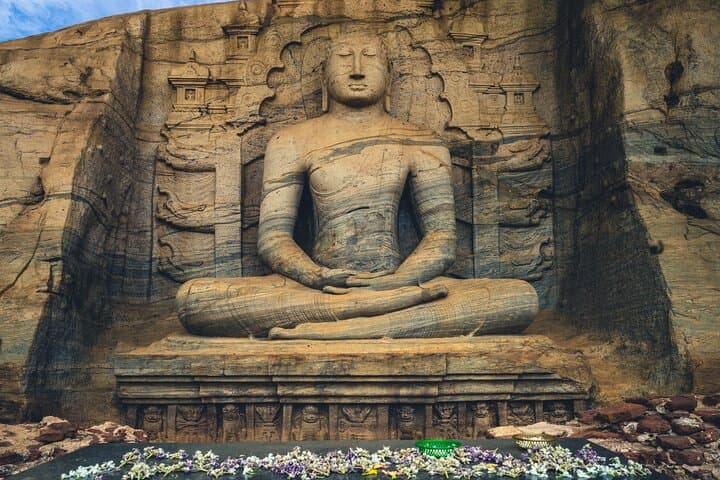Day Trip to Polonnaruwa: Private Guided Tour from Colombo to the Ancient City