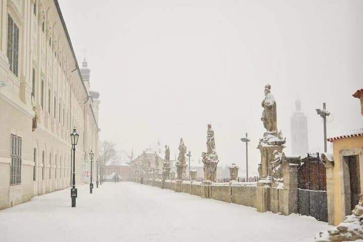 Christmas Walking Tour in Kutná Hora: Private 2-Hour Festive Highlights