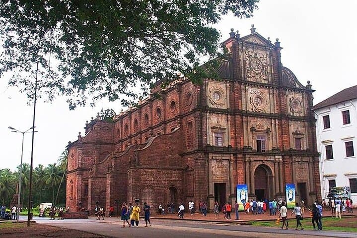 North Goa Private Full-Day Guided Tour: Churches, Forts, and Beaches photo 2