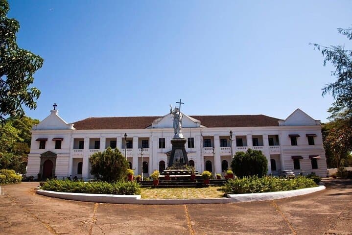 North Goa Private Full-Day Guided Tour: Churches, Forts, and Beaches photo 4