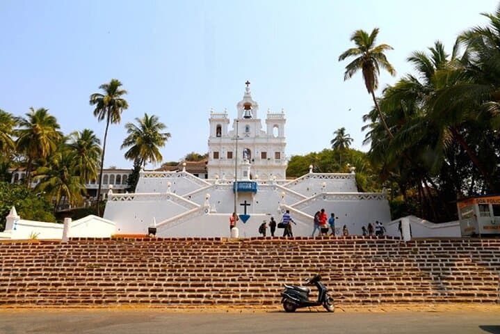 North Goa Private Full-Day Guided Tour: Churches, Forts, and Beaches photo 5