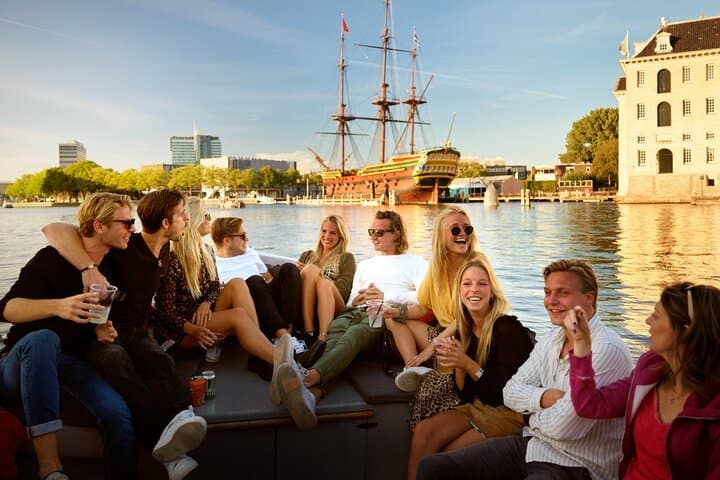 Private Amsterdam Canal Cruise with Unlimited Drinks from Central Station photo 4
