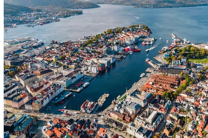 Exploring Bergen’s Classics: A Private Walking Tour Through History and Harbor