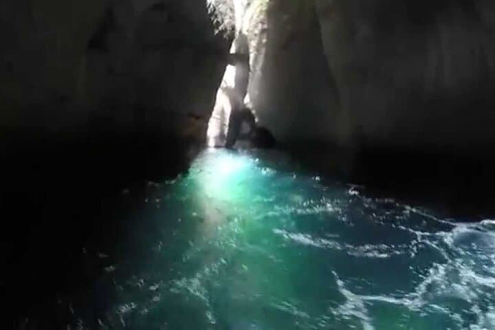 Shoreside Fun-Day: Ti-Tou Gorge, Champagne Reef & Tia Hot Springs in Dominica photo 4