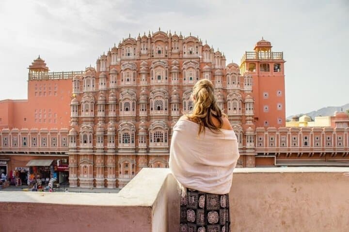 Two-Day Private Jaipur Overnight Tour from Delhi: Amer Fort, City Palace and Hawa Mahal