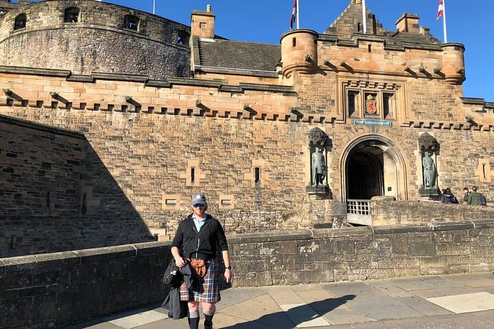 Private Old Town Edinburgh Walking Tour: Royal Mile History & Hidden Gems
