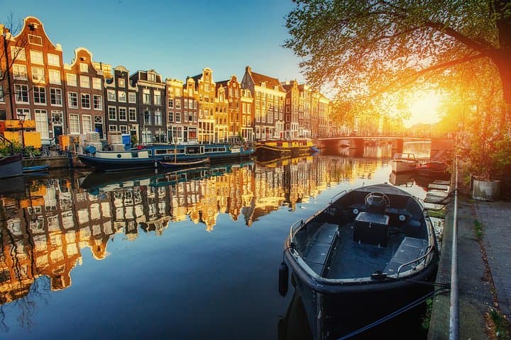 Private Amsterdam Walking Tour: Historic Centre Highlights in English or Spanish photo 1