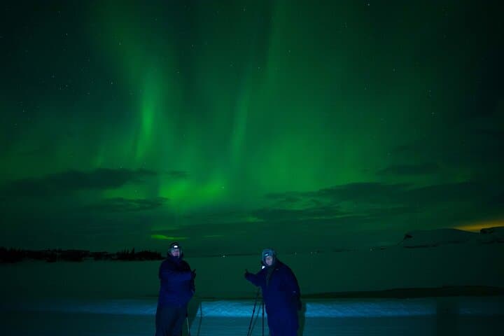 Private Northern Lights Tour in Reykjavík: Champagne & Chocolates Aurora Hunt photo 2