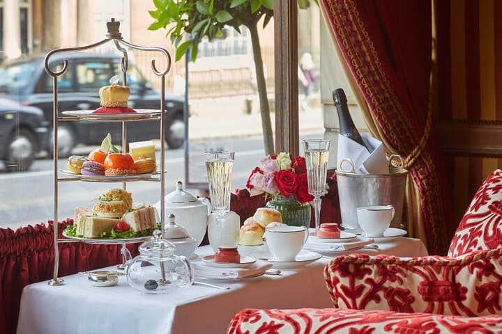 Royal London Highlights Tour & Afternoon Tea at The Rubens photo 2