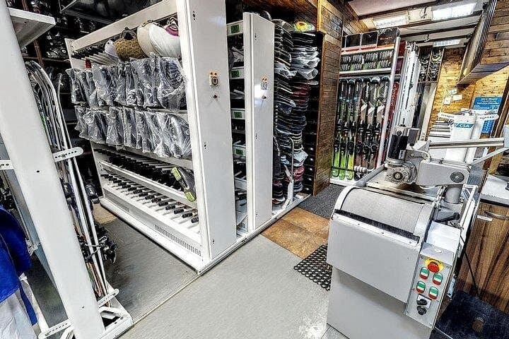 Bansko Ski and Snowboard Rental — Daily Equipment Hire in Pirin photo 3