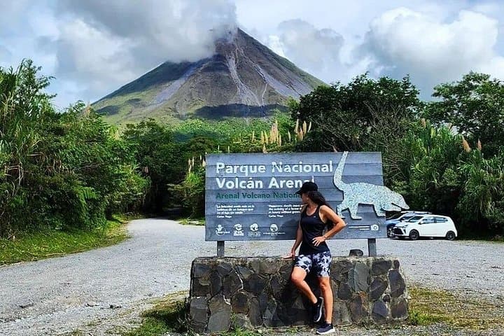 Arenal Volcano Day Trip: Hanging Bridges, Hot Springs & Sarchí Culture photo 4