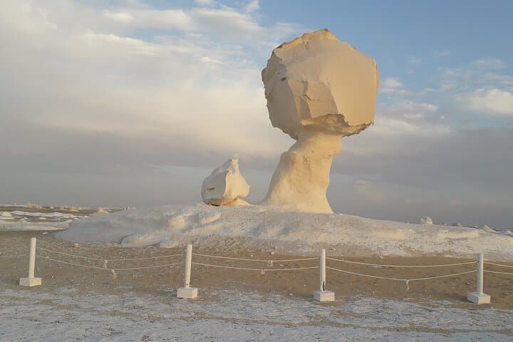 2-Day White & Black Desert Private Tour from Cairo: Farafra Camping and Crystal Mountain